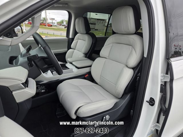 2026 Lincoln Navigator Premiere