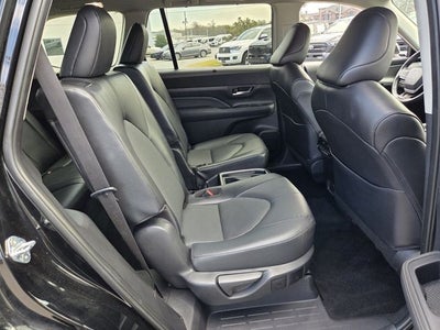 2025 Toyota Grand Highlander Base