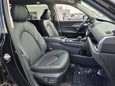 2025 Toyota Grand Highlander Base