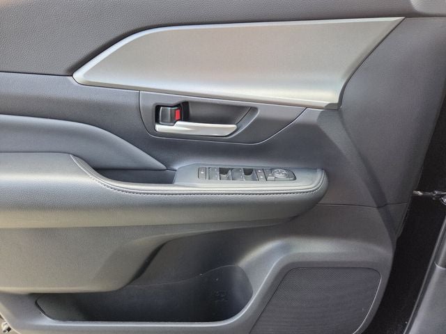 2025 Toyota Grand Highlander Base