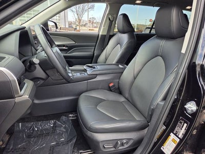 2025 Toyota Grand Highlander Base