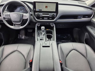 2025 Toyota Grand Highlander Base