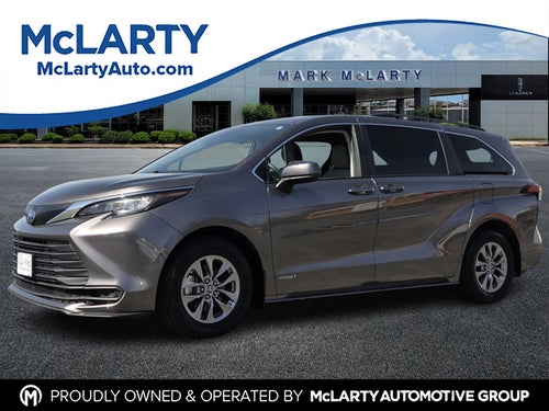 2021 Toyota Sienna LE 8 Passenger