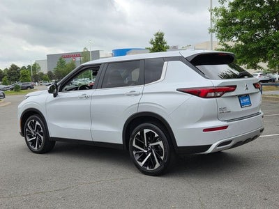 2024 Mitsubishi Outlander Base