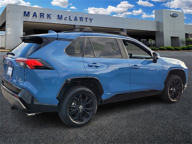 2022 Toyota RAV4 Hybrid SE