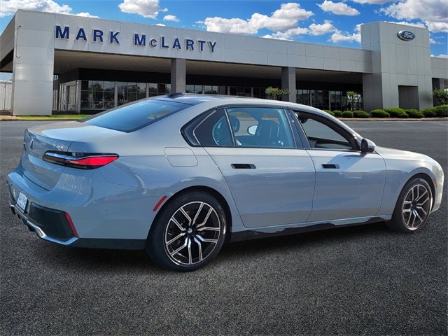 2025 BMW 7 Series 740i xDrive
