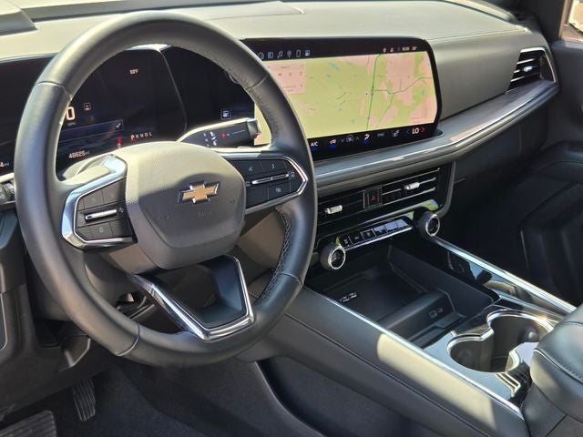2025 Chevrolet Suburban LT