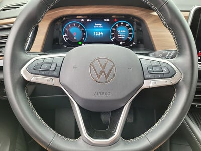 2025 Volkswagen Atlas 2.0T SE w/Technology