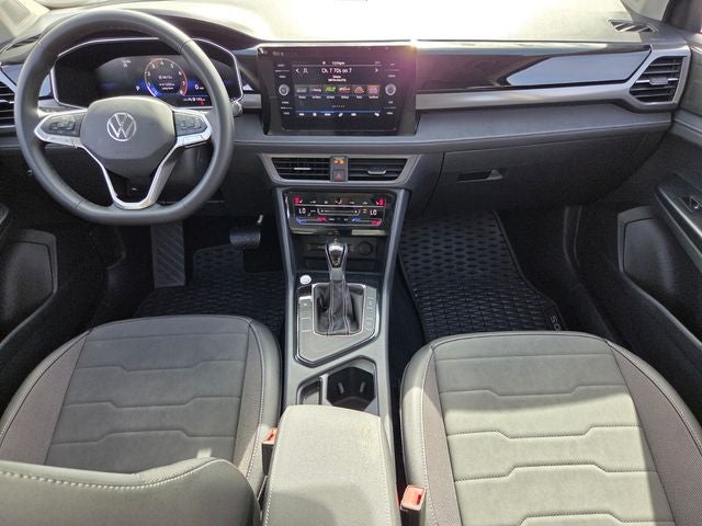 2025 Volkswagen Taos 1.5T SE Black