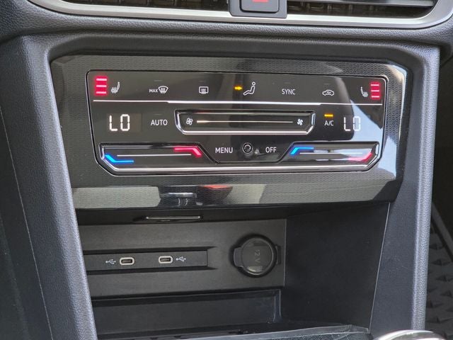 2025 Volkswagen Taos 1.5T SE Black