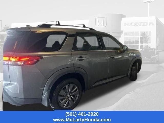 2022 Nissan Pathfinder SV