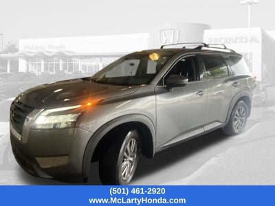 2022 Nissan Pathfinder SV