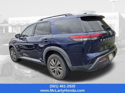 2022 Nissan Pathfinder SV