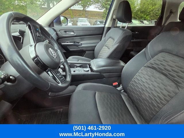 2022 Nissan Pathfinder SV