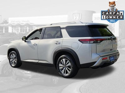 2025 Nissan Pathfinder SL