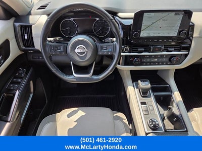 2023 Nissan Pathfinder SL