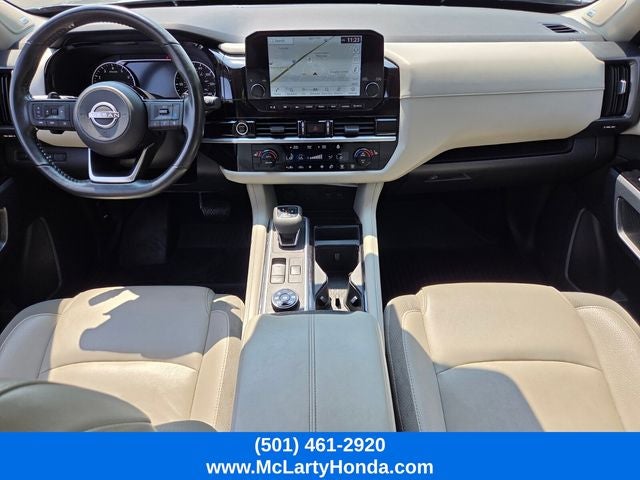 2023 Nissan Pathfinder SL