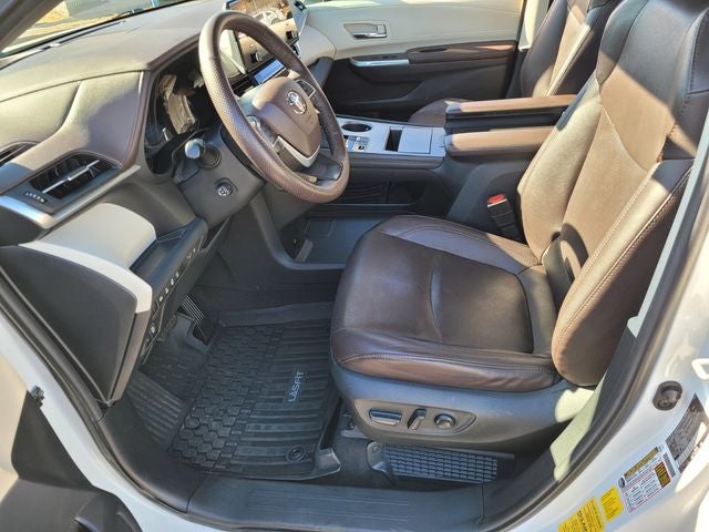2022 Toyota Sienna Platinum 7 Passenger
