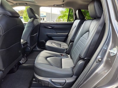 2025 Toyota Highlander XLE