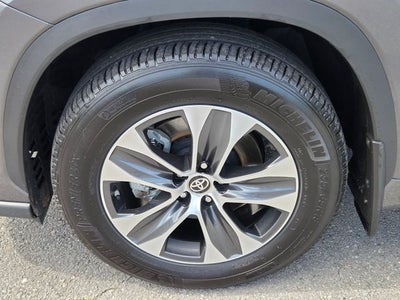 2025 Toyota Highlander XLE