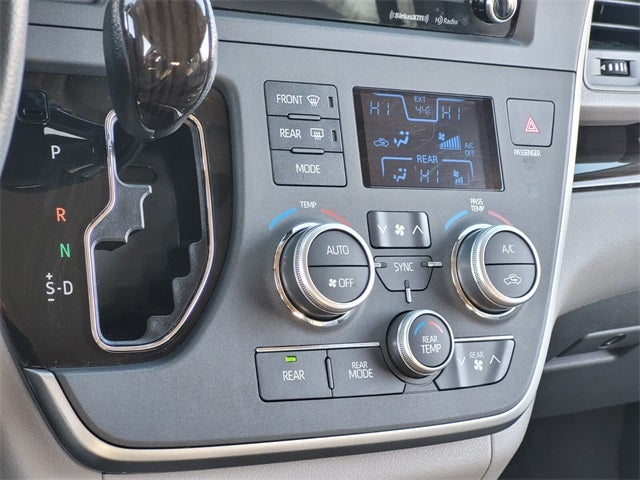 2020 Toyota Sienna XLE