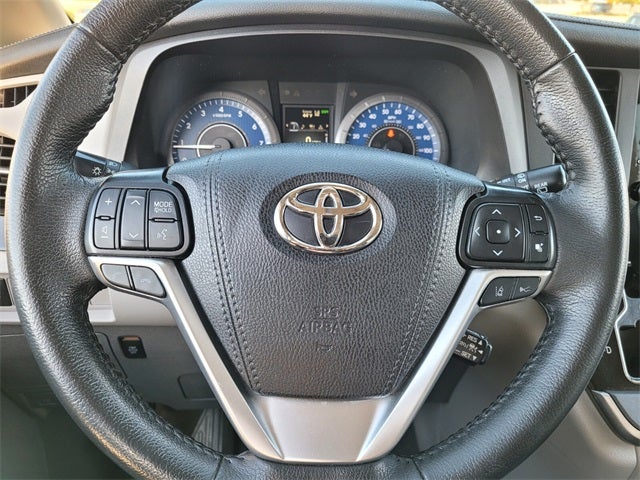 2020 Toyota Sienna XLE