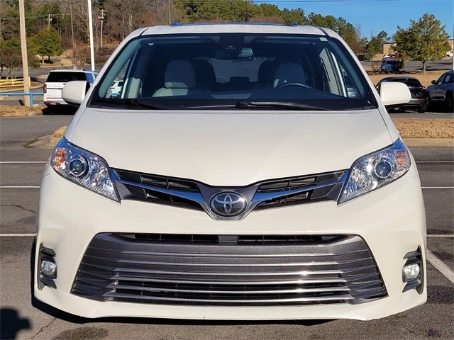 2020 Toyota Sienna XLE