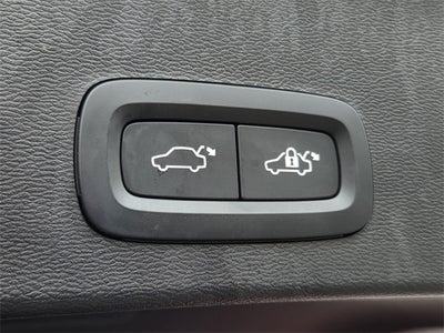 2022 Volvo XC40 R-Design