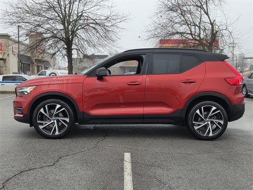 2022 Volvo XC40 R-Design