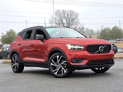 2022 Volvo XC40 R-Design