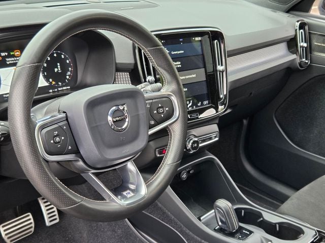 2020 Volvo XC40 R-Design