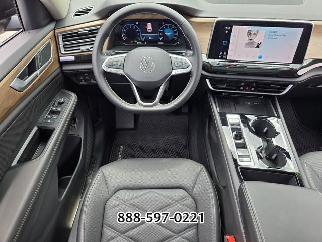 2025 Volkswagen Atlas 2.0T SE w/Technology