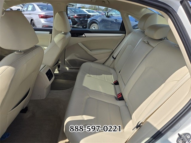 2013 Volkswagen Passat TDI SE w/Sunroof