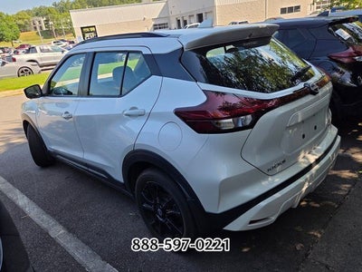 2022 Nissan Kicks SR