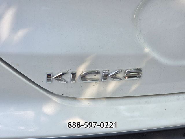 2022 Nissan Kicks SR