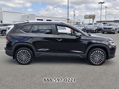 2025 Volkswagen Taos 1.5T SE