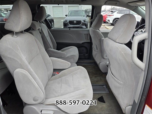 2018 Toyota Sienna L 7 Passenger