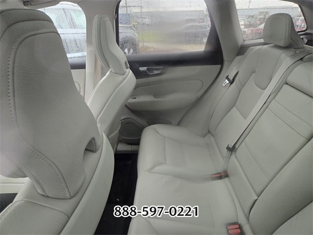 2020 Volvo XC60 T5 Momentum