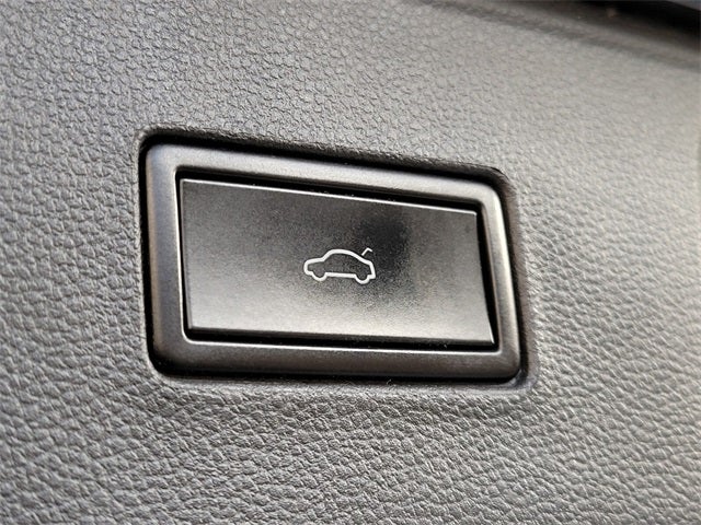 2021 Volkswagen Atlas 3.6L V6 SE w/Technology R-Line