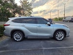 2022 Toyota Highlander Hybrid Limited