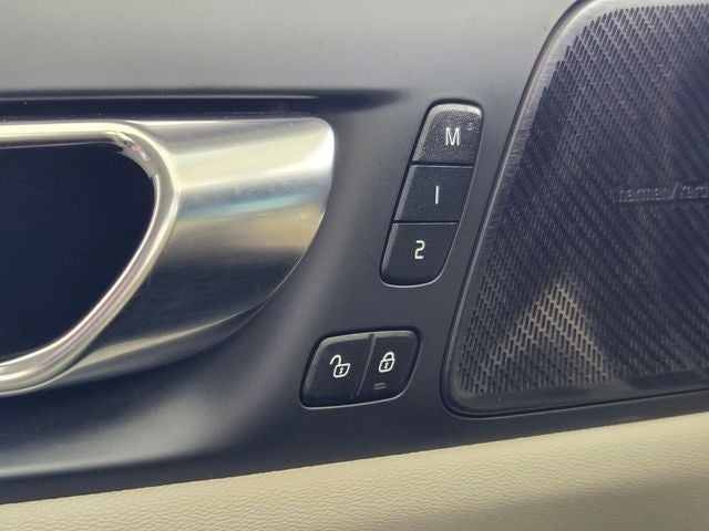 2022 Volvo S60 Recharge Plug-In Hybrid T8 Inscription