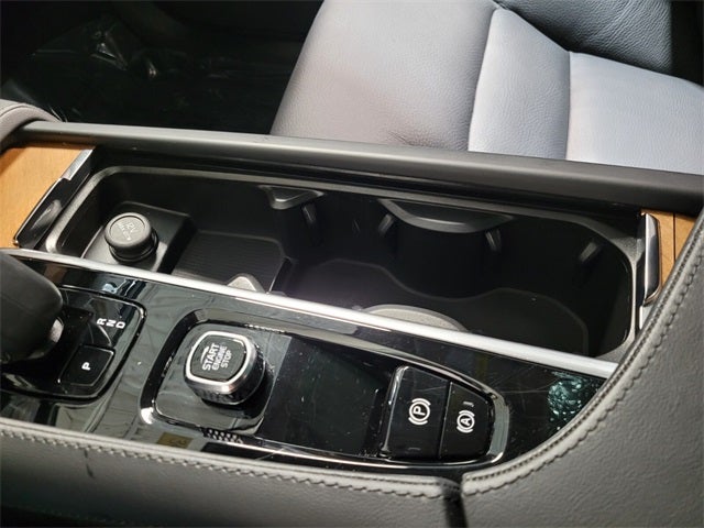 2025 Volvo XC90 B6 Plus 7-Seater