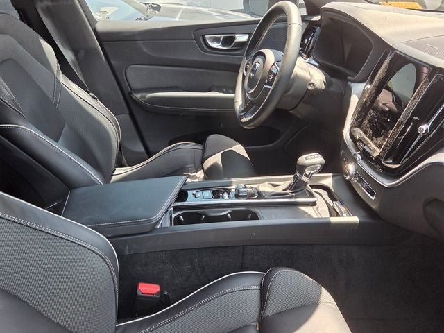2021 Volvo XC60 T5 R-Design