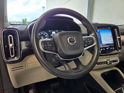 2019 Volvo XC40 Momentum