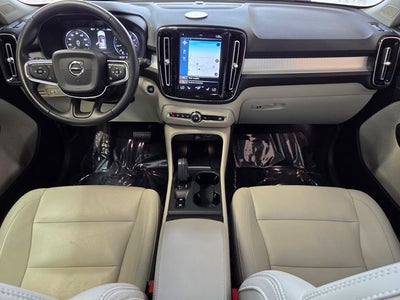 2019 Volvo XC40 Momentum