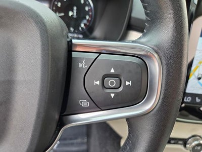 2019 Volvo XC40 Momentum