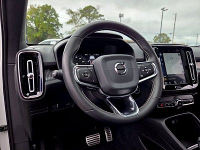 2021 Volvo XC40 R-Design