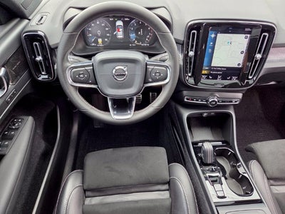 2021 Volvo XC40 R-Design