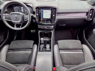 2021 Volvo XC40 R-Design