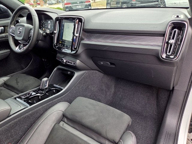 2021 Volvo XC40 R-Design